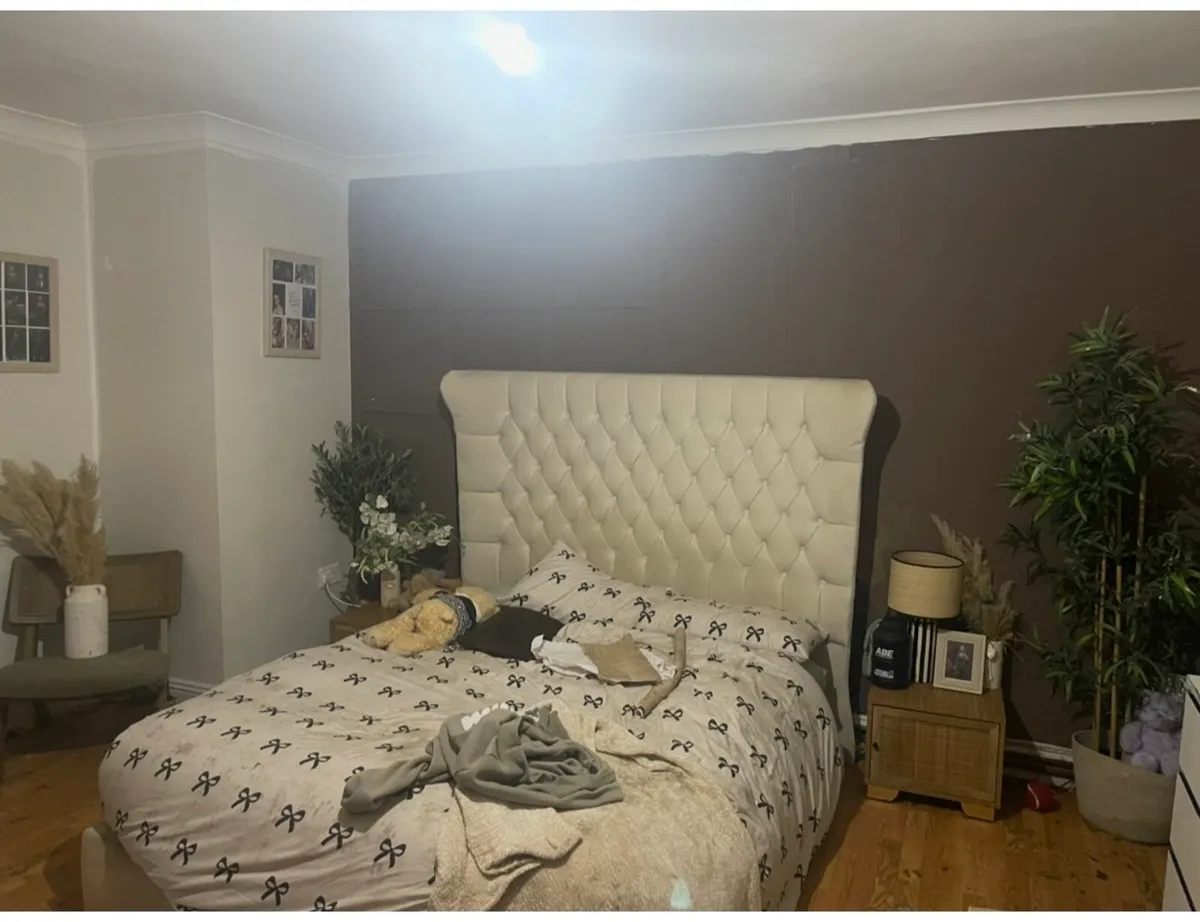 Kingsize headboard + base (optional) - Image 1