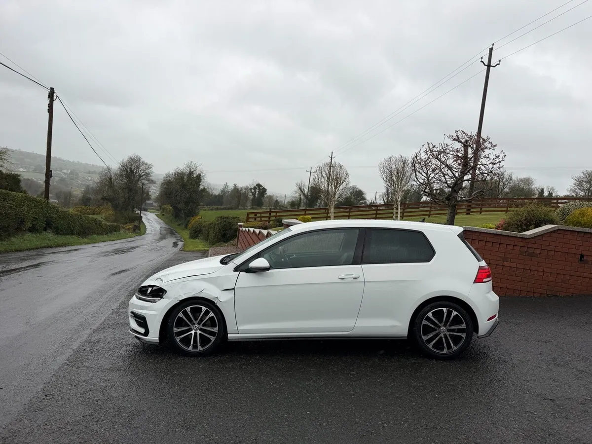 2018 Volkswagen Golf R Line - Image 3