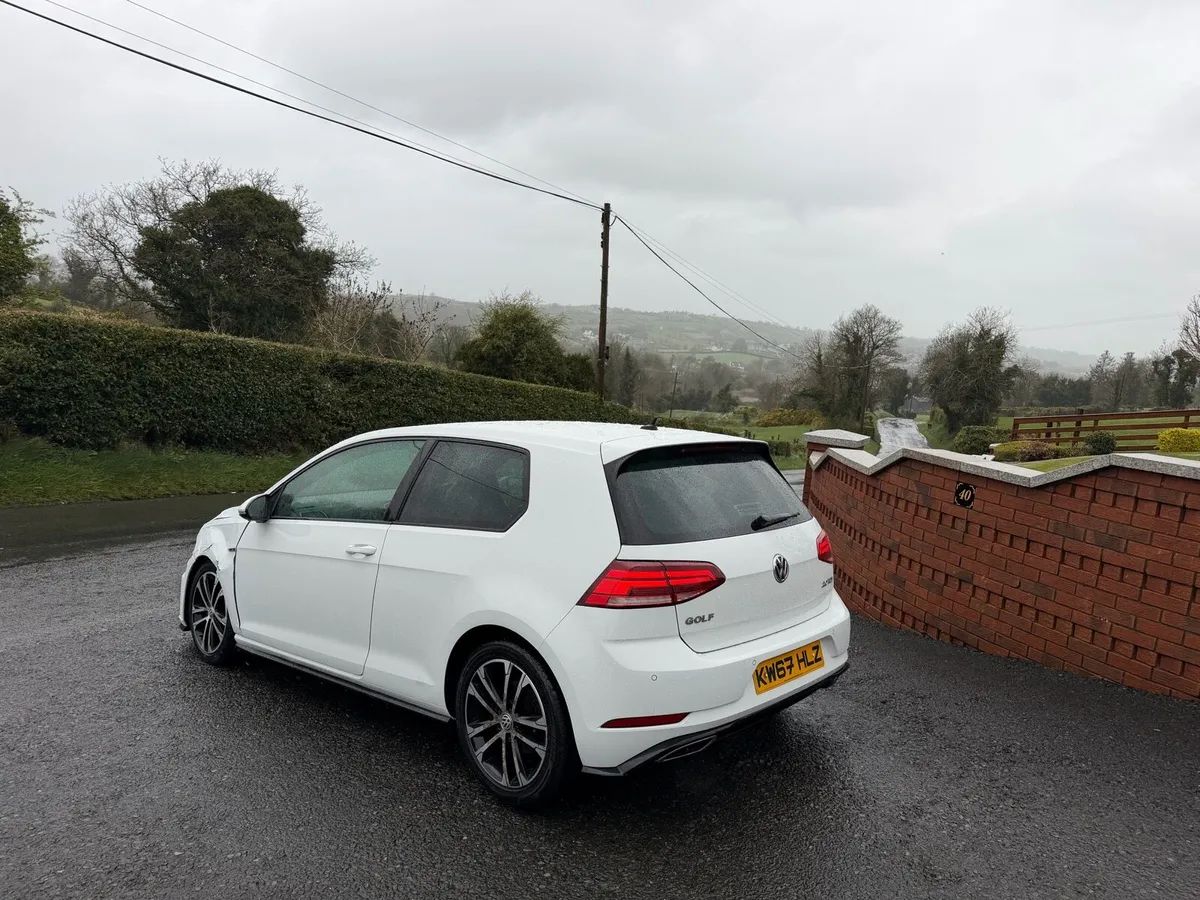 2018 Volkswagen Golf R Line - Image 4