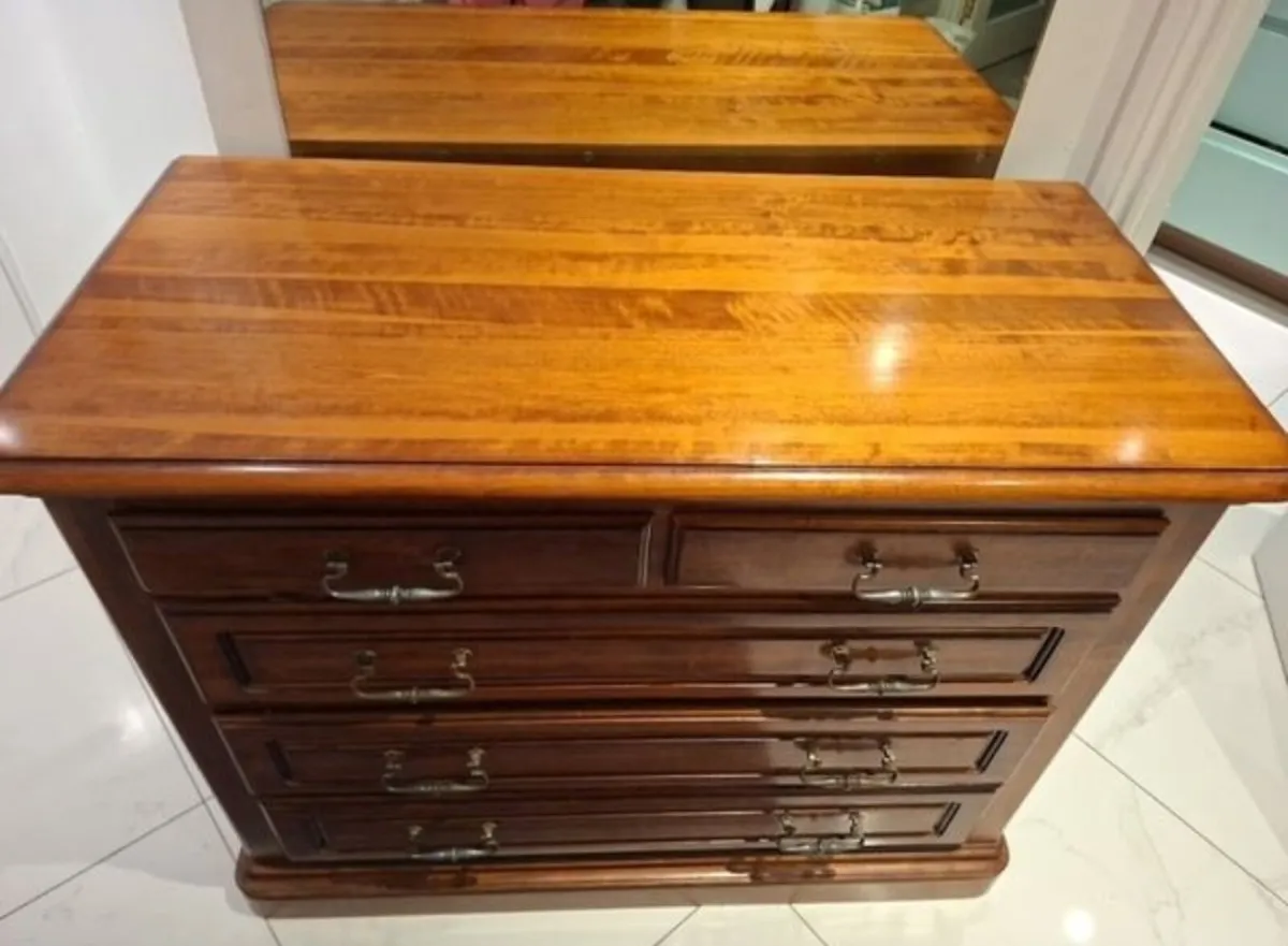 Beautiful Solid Wood Bureau/chest of drawers reduc - Image 1