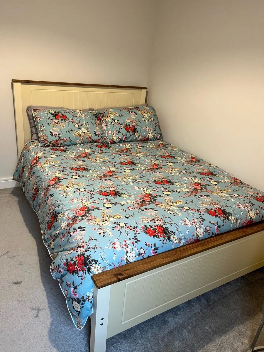 Double bed with mattress - Image 2