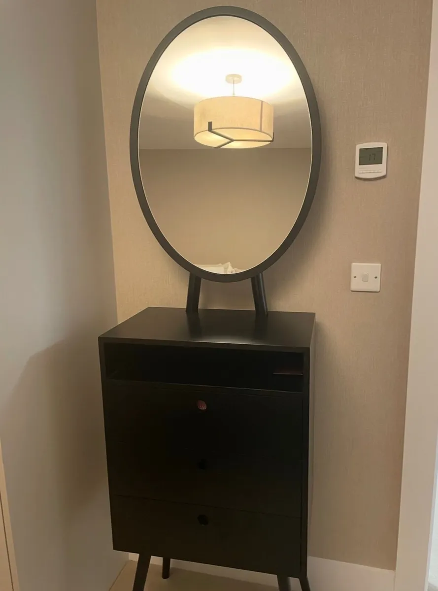 Vanity table - Image 2