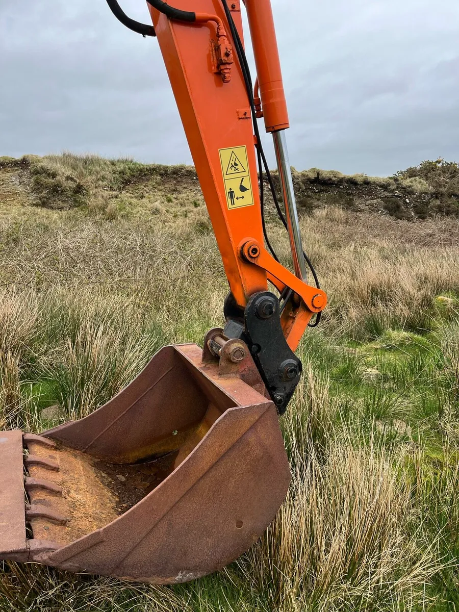 hitachi ex60 dash 5 lc - Image 4