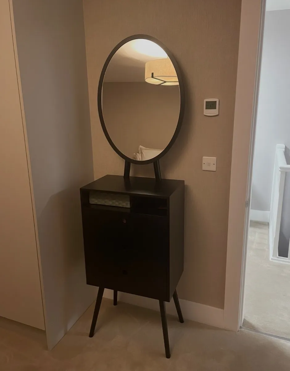 Vanity table - Image 3