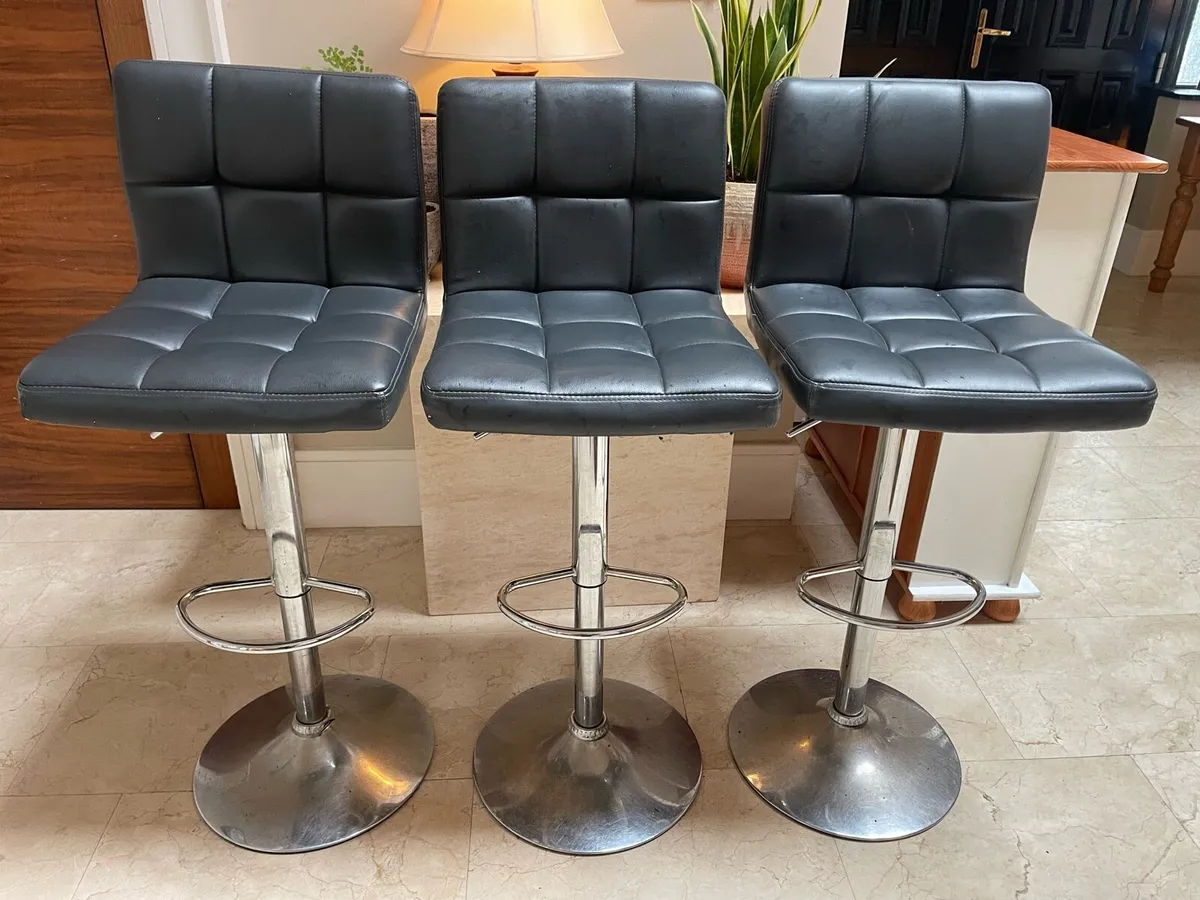 Various Tall Kitchen Island Breakfast Bar Stools - Image 1