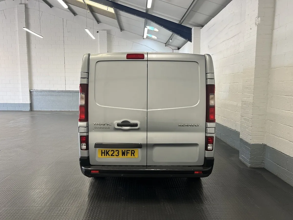2023 Renault Trafic Panel Van - Image 4