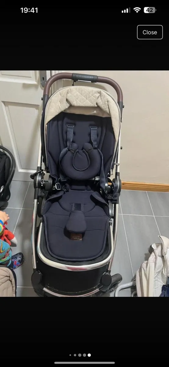 Mamas and papas occaro navy pram - Image 1
