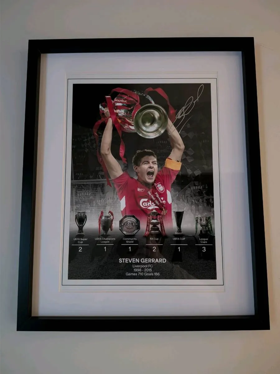 Steven Gerrard Liverpool FC hand signed photo