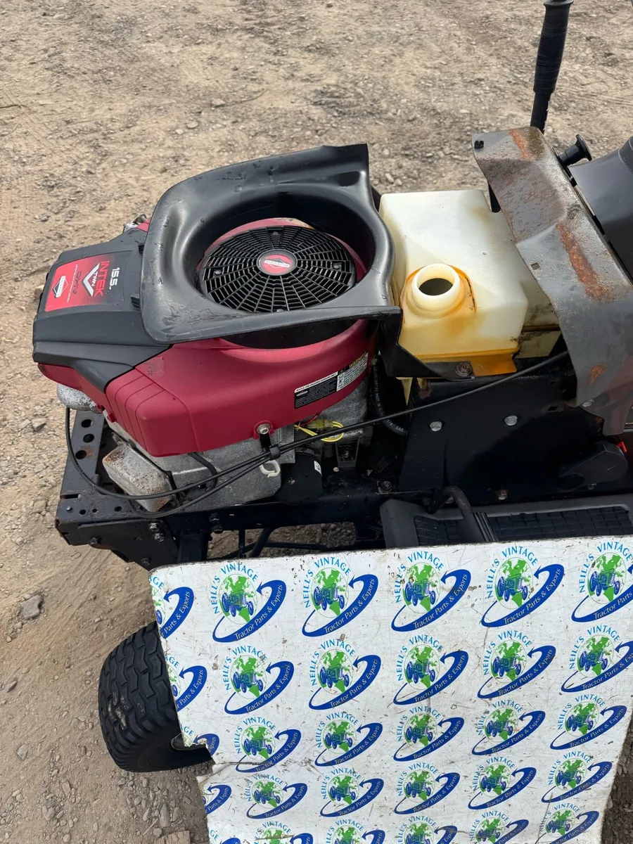 Husqvarna CTH160 Ride On Lawnmower - Image 4