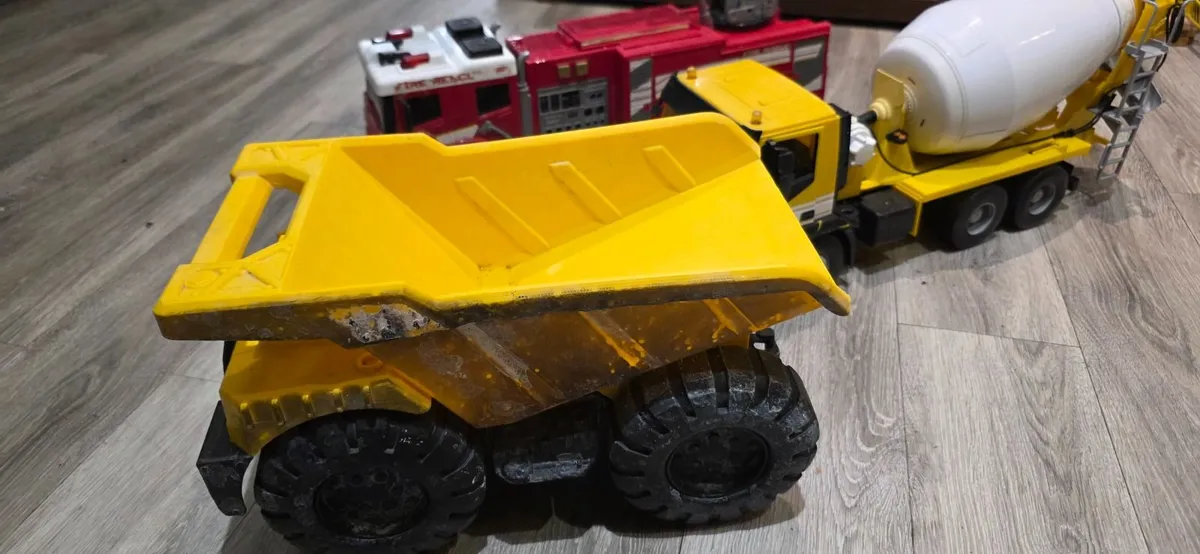 Mixer truck, Fire truck and Dump truck - Image 2