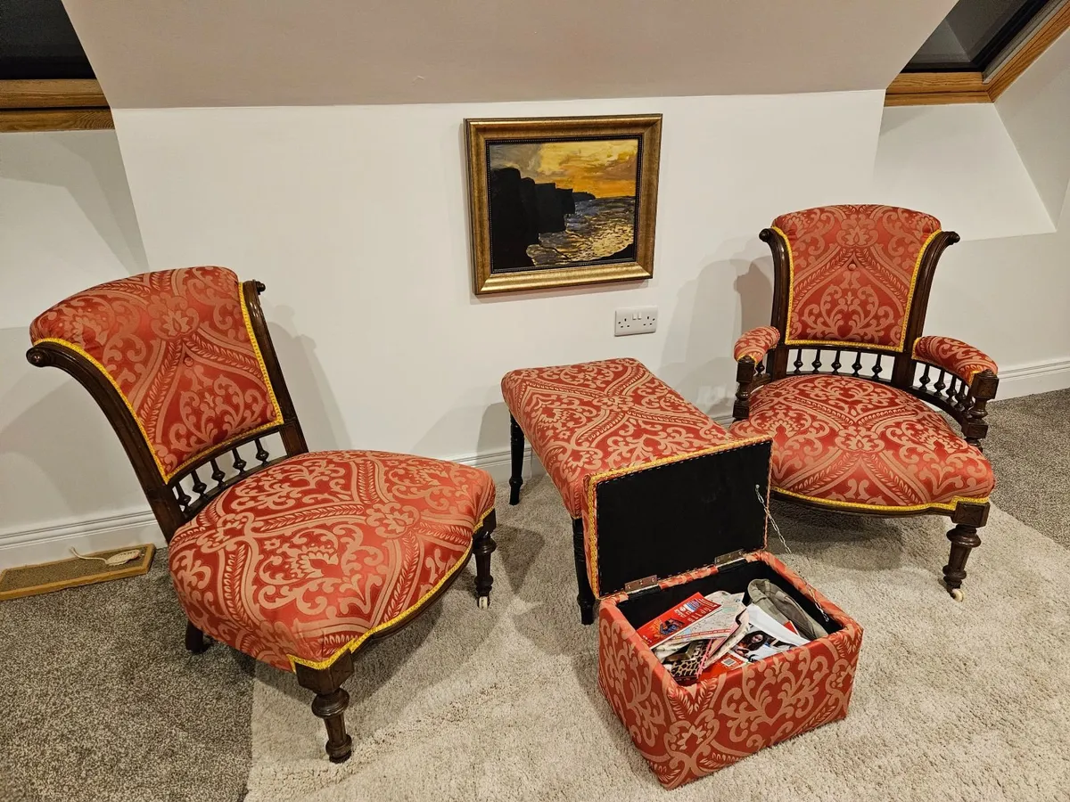 Antique furniture set. - Image 4