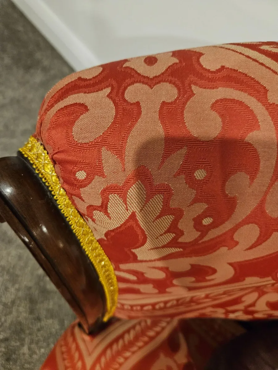 Antique furniture set. - Image 2