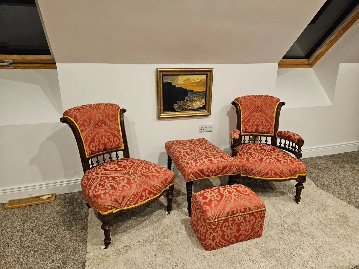 Antique furniture set. - Image 1