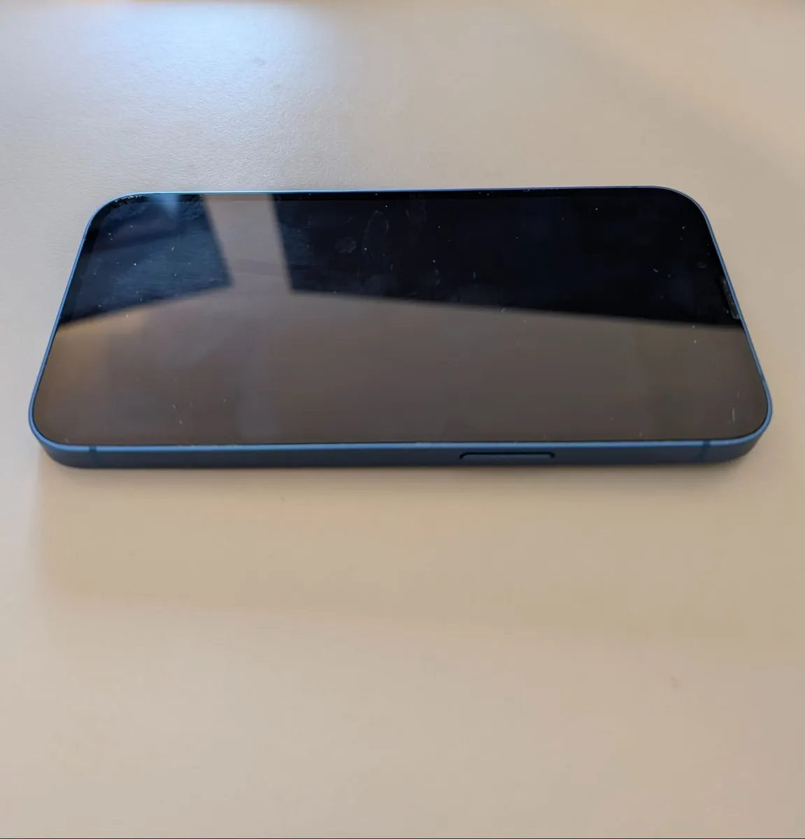 iPhone 13 - 93% battery - Excellent Condition - Image 4