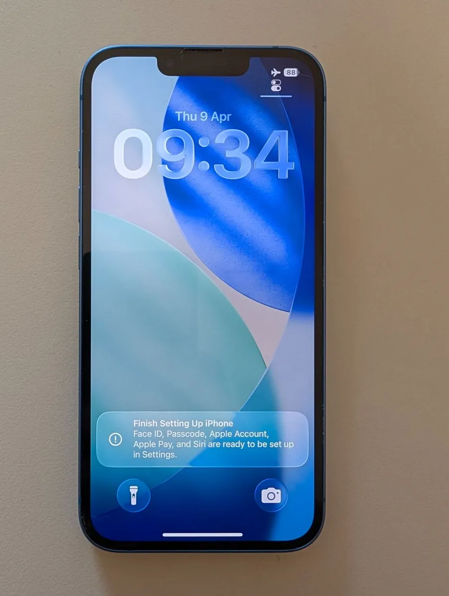 iPhone 13 - 93% battery - Excellent Condition - Image 1