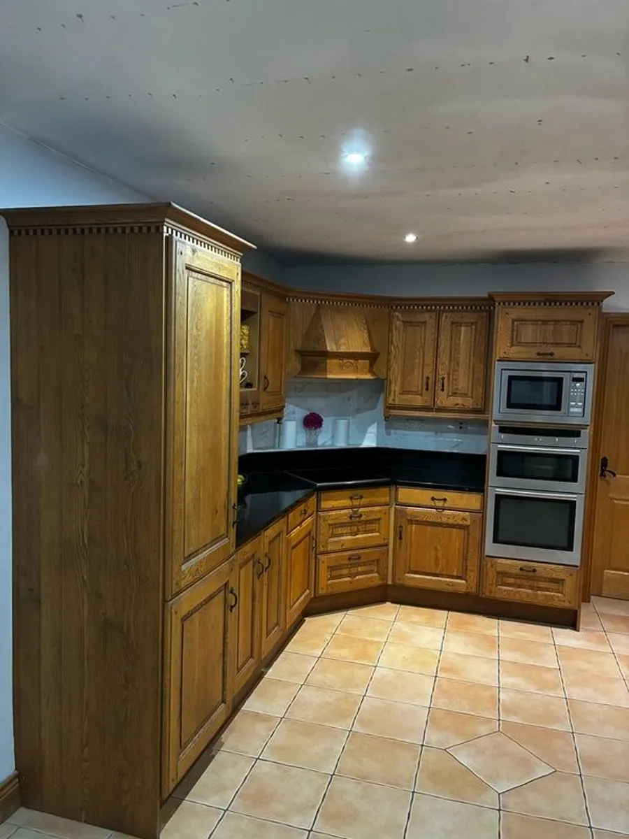 Solid Oak Kitchen & Neff Appliances - Image 1