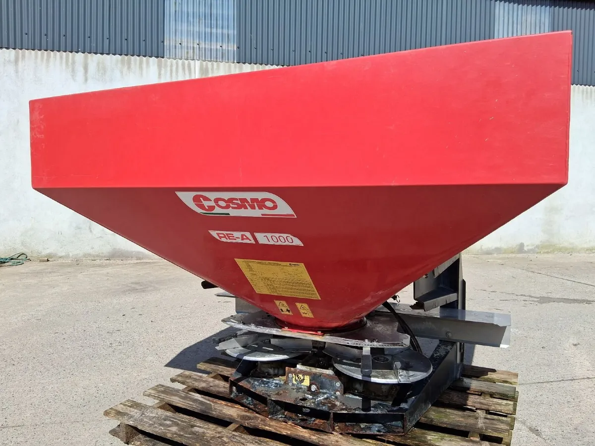 Cosmo Fertiliser Spreader - Image 2