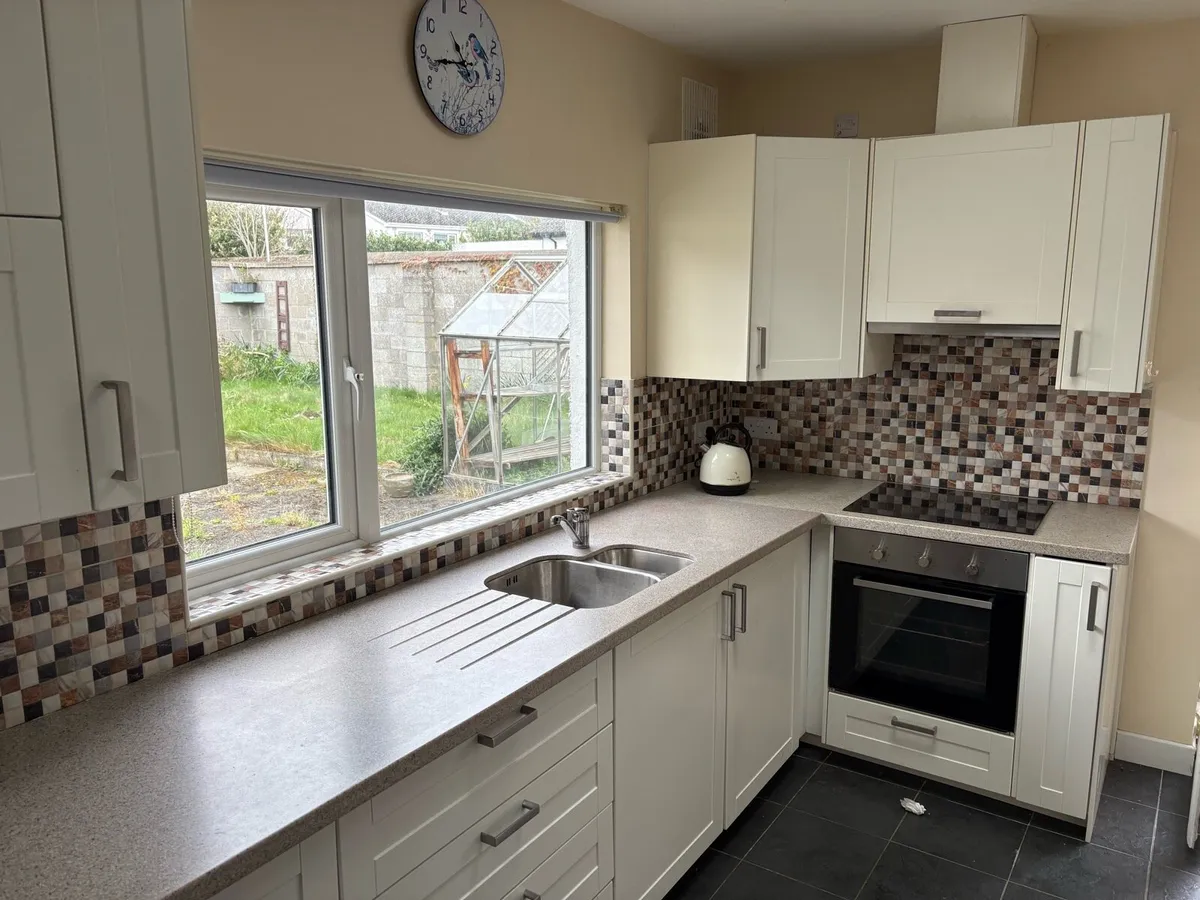 Full Kitchen - Image 1