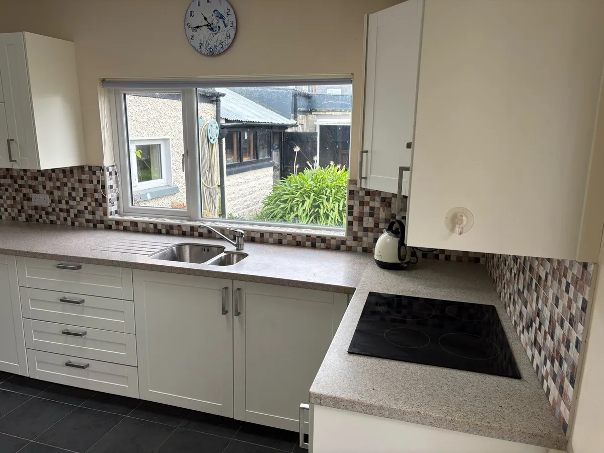 Full Kitchen - Image 2