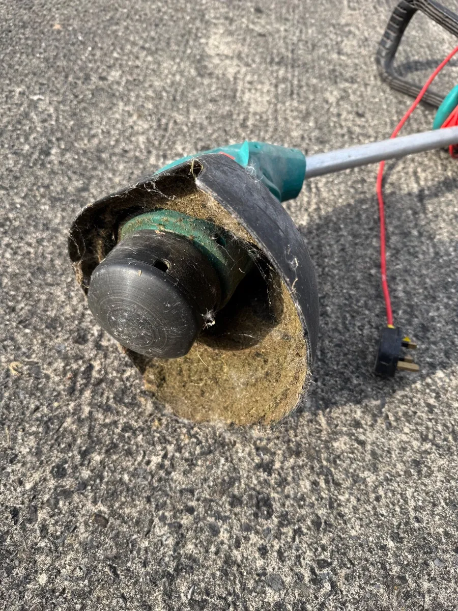 Bosch Electric Trimmer - Image 2