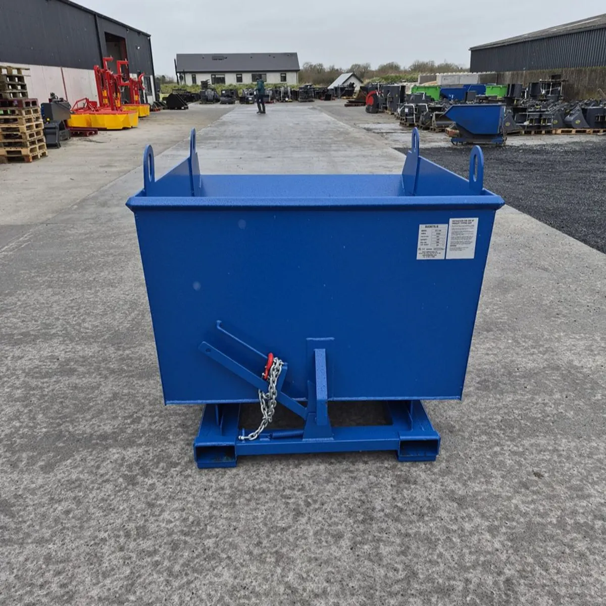 1250L Tipping Skip Crane Lugs 2000kg SWL - Image 3