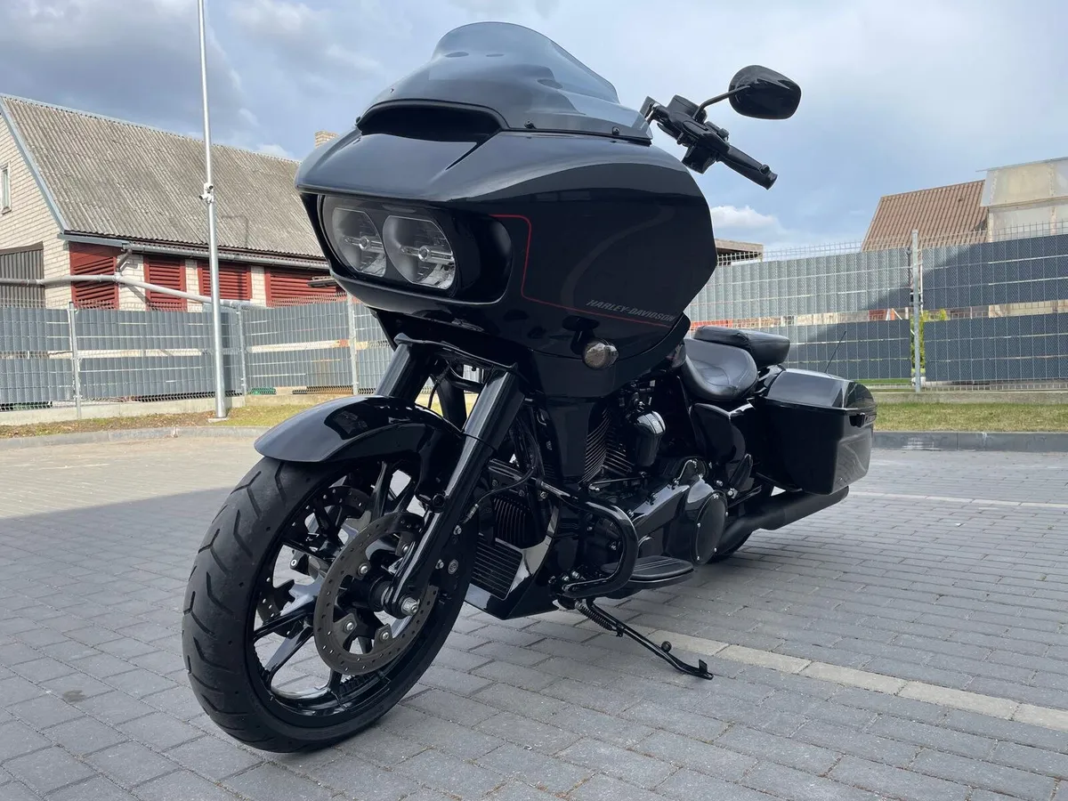 HARLEY DAVIDSON ROAD GLIDE🖤 - Image 1