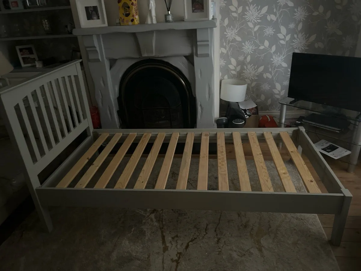 Grey EZ Living Bed - Image 2