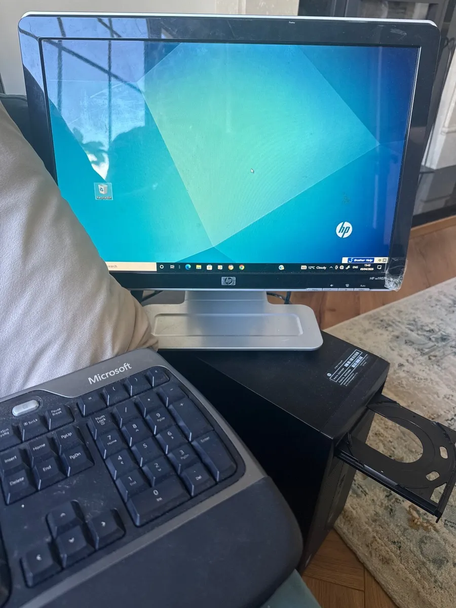 Complete Desktop PC Setup – Monitor, Keyboard & Mo - Image 1