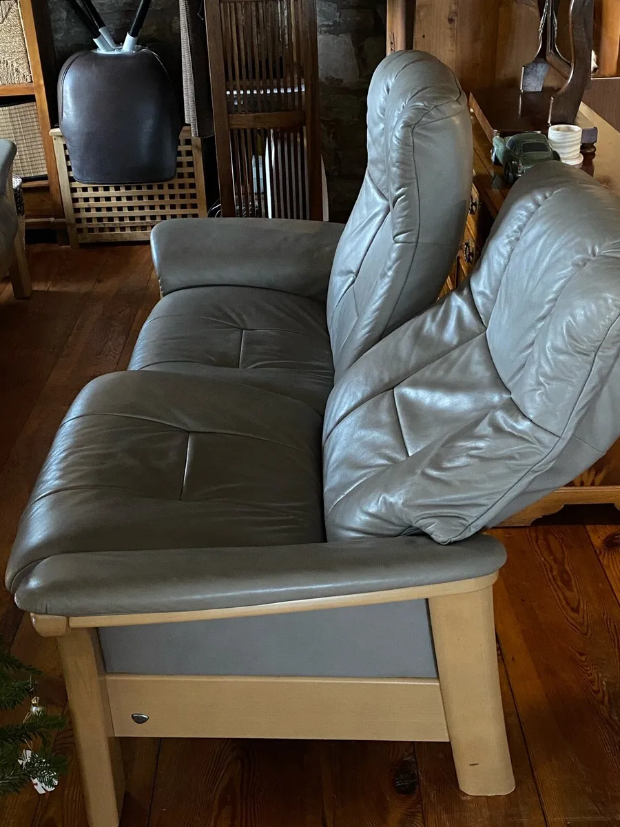 2 seater Stressless Recliner Sofa - Image 2