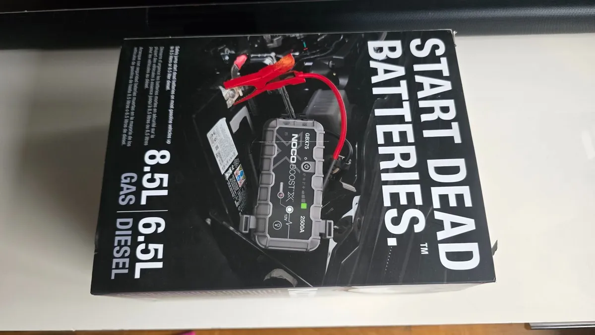 Car jump starter Noco - Image 1