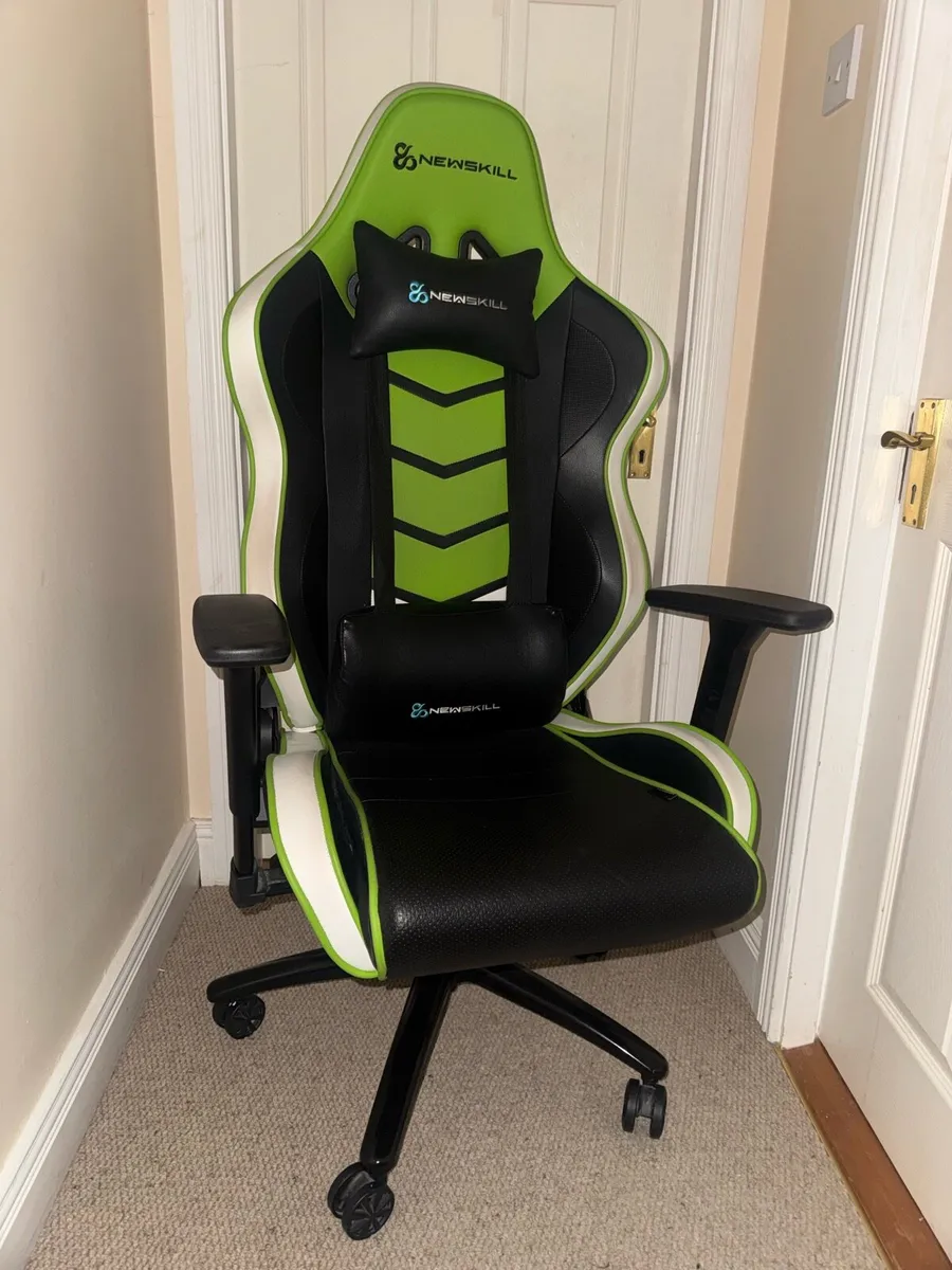 Gaming chair - Image 1