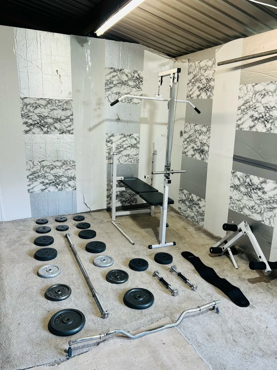 WEIGHT BENCH with lat pull down attachment weights - Image 4