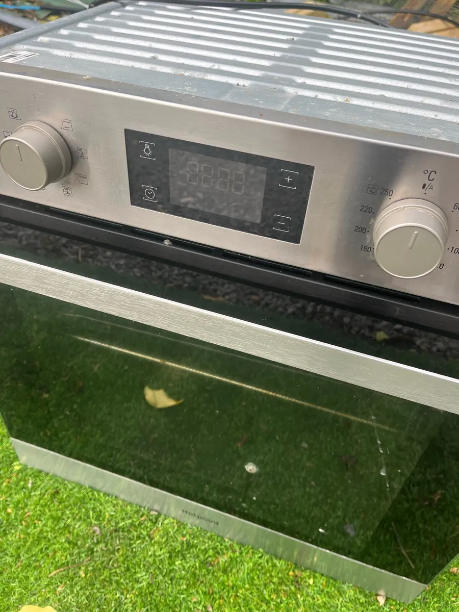 Induction Hob and Oven - Image 2