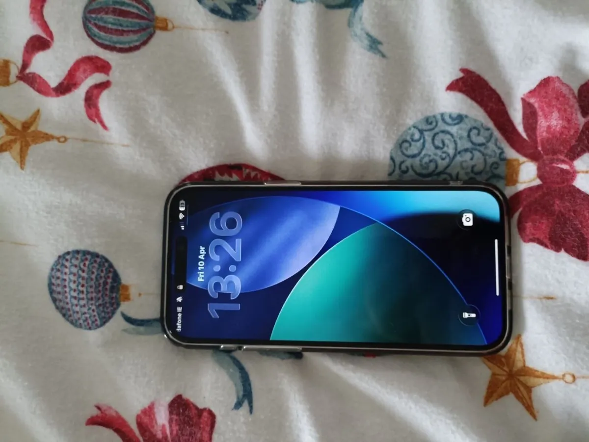 iPhone 15 pro max 93% battery - Image 2