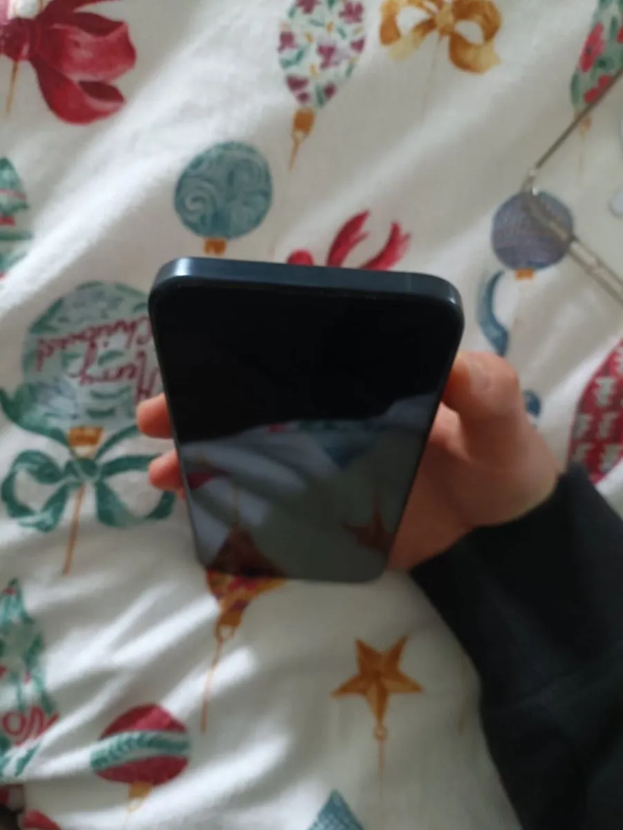 iPhone 15 pro max 93% battery - Image 4