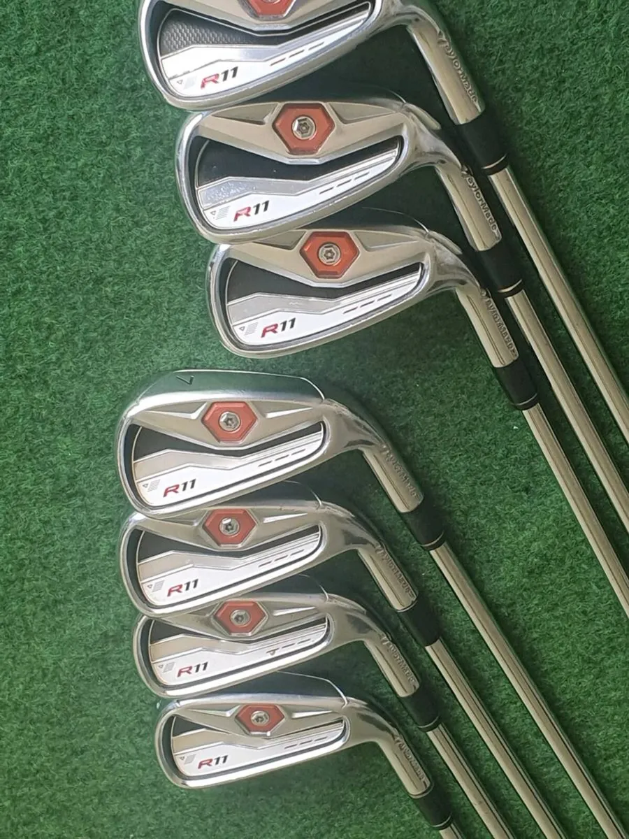 TAYLORMADE R11 IRONS 4 TO PW - Image 1