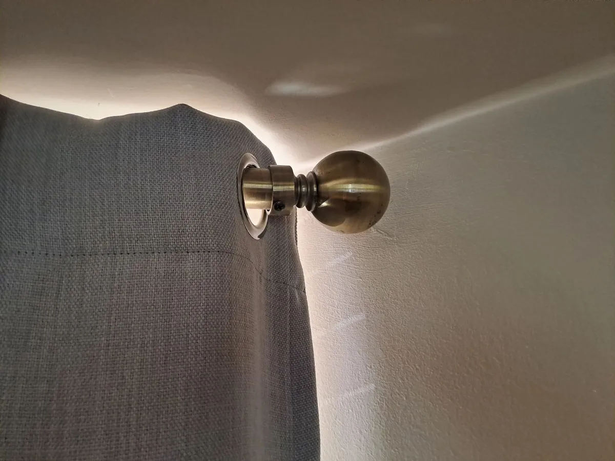 Curtain rods - Image 1