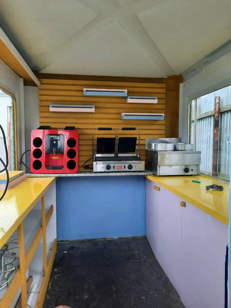 Catering trailer - Image 1