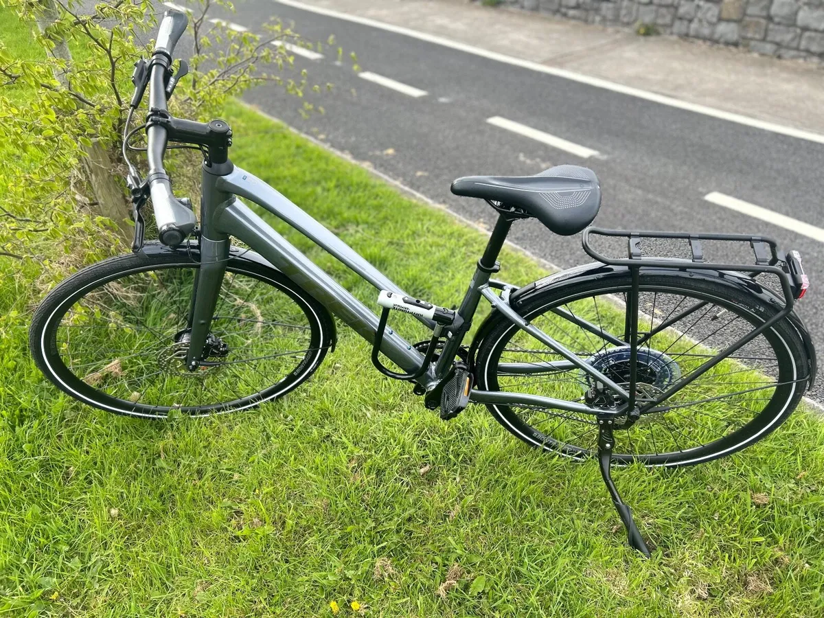 Trek Fx Hybrid Bicycle - Image 4