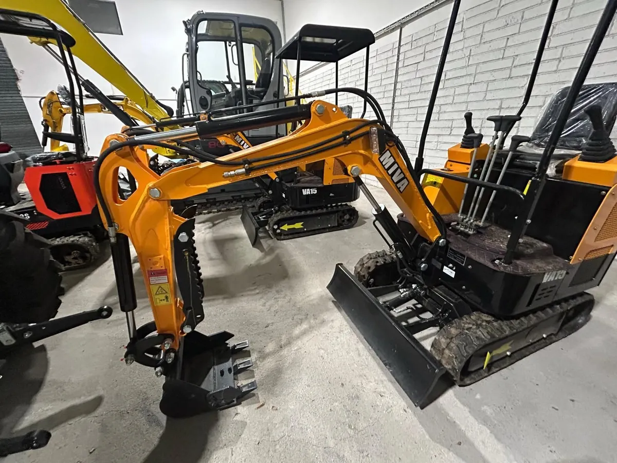 Micro Excavator - Image 2