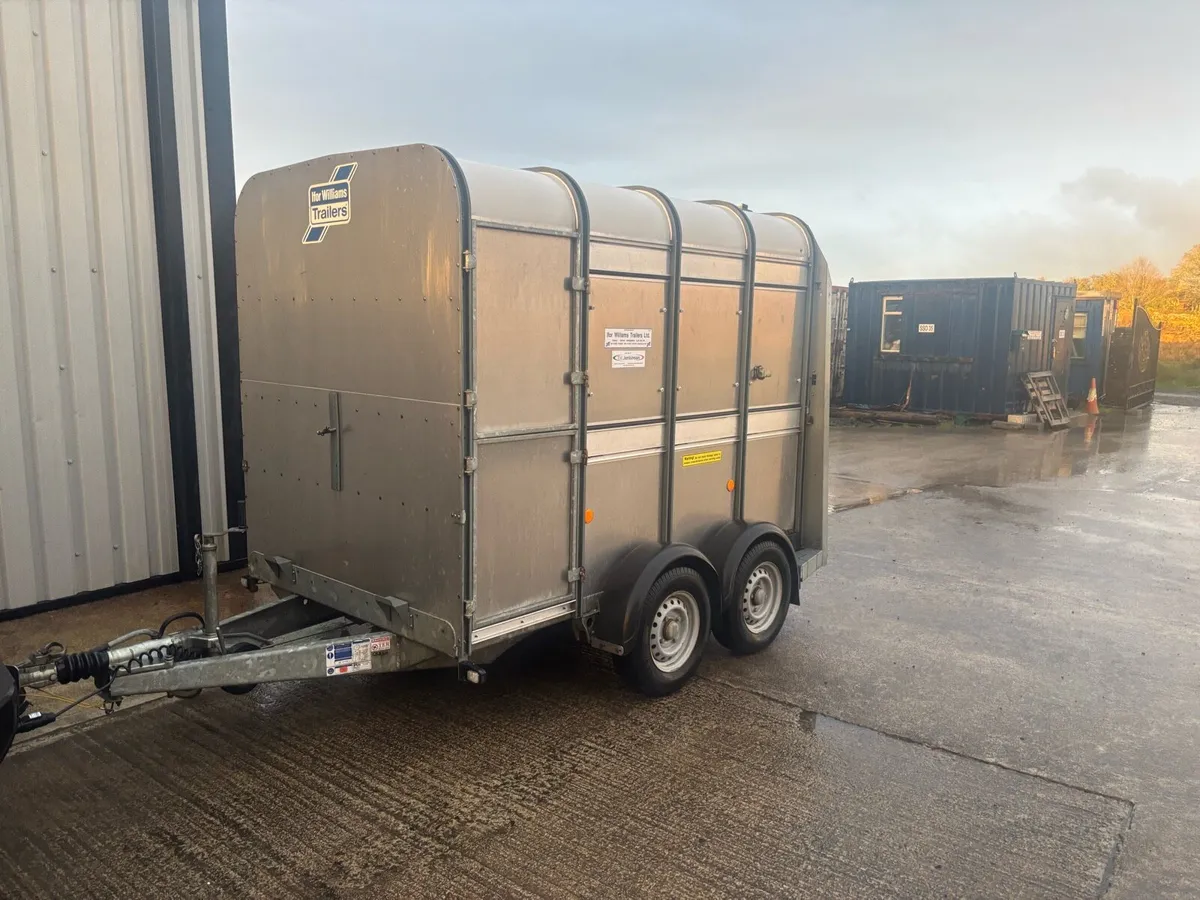 8x5 Ifor Williams Livestock Trailer as new - Image 3