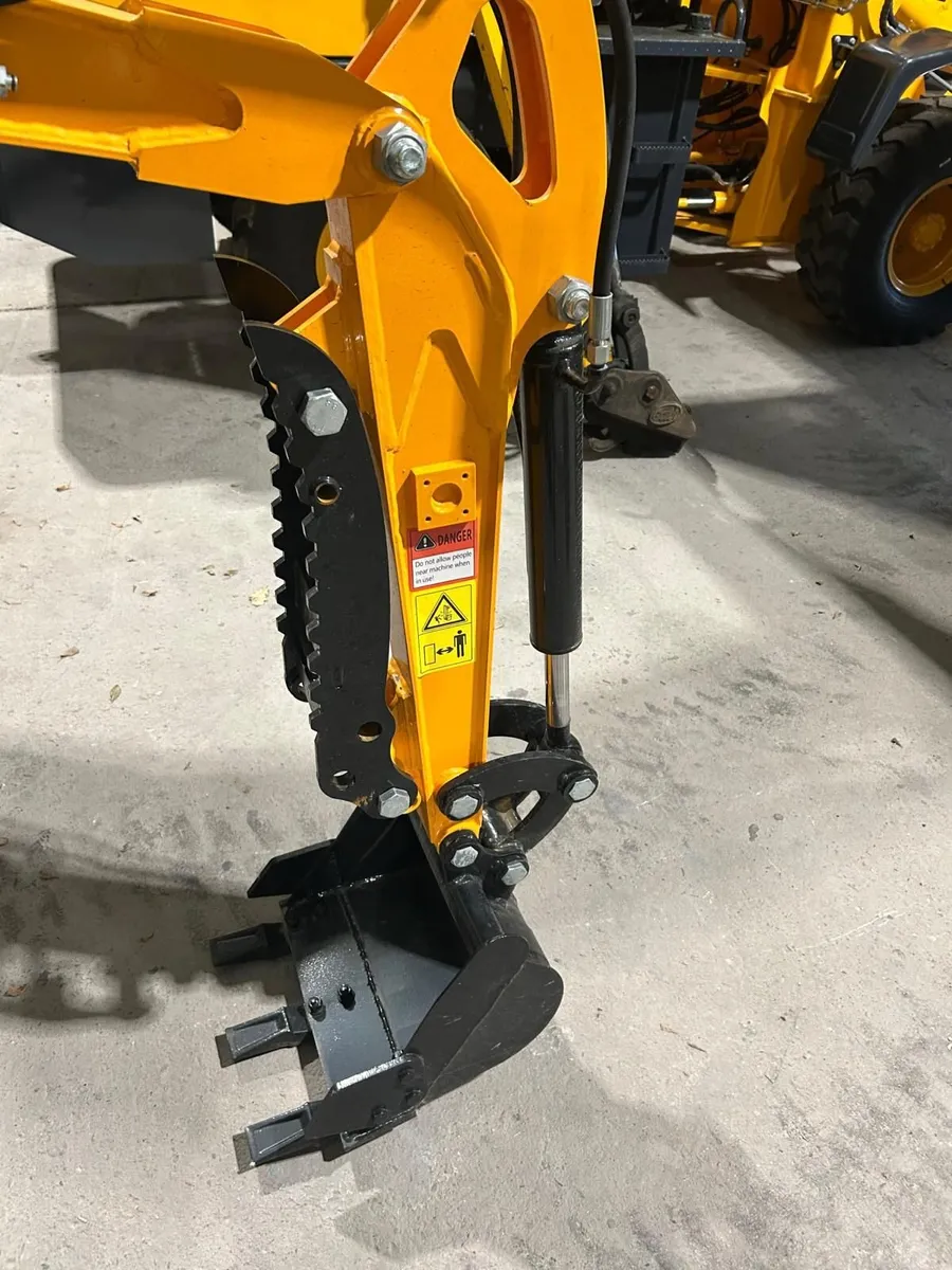 Micro Excavator - Image 3