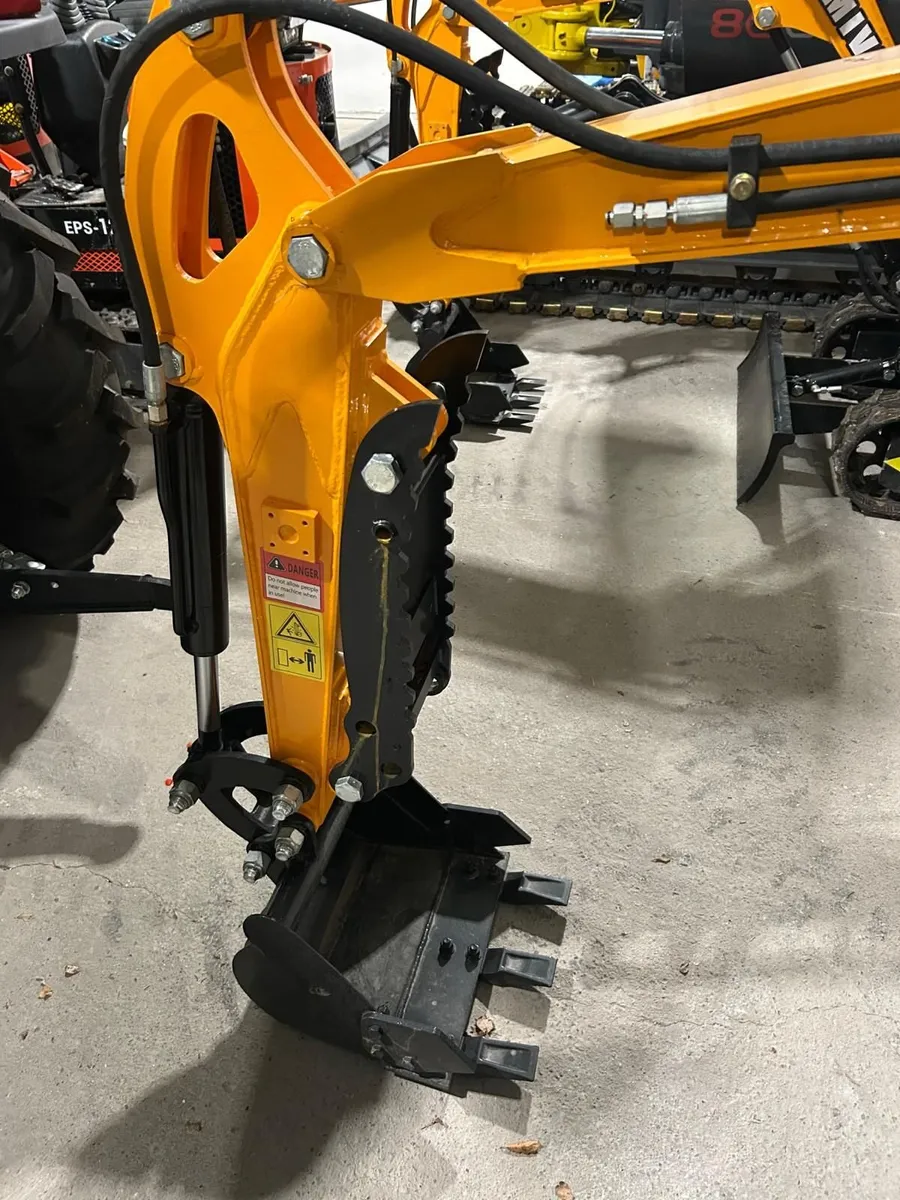 Miva Micro Excavator VA15 - Image 4