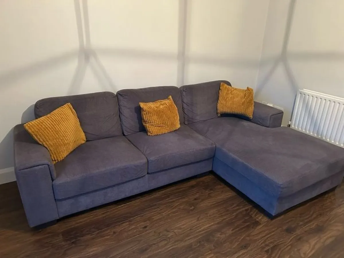 couch L-shaped - Image 1