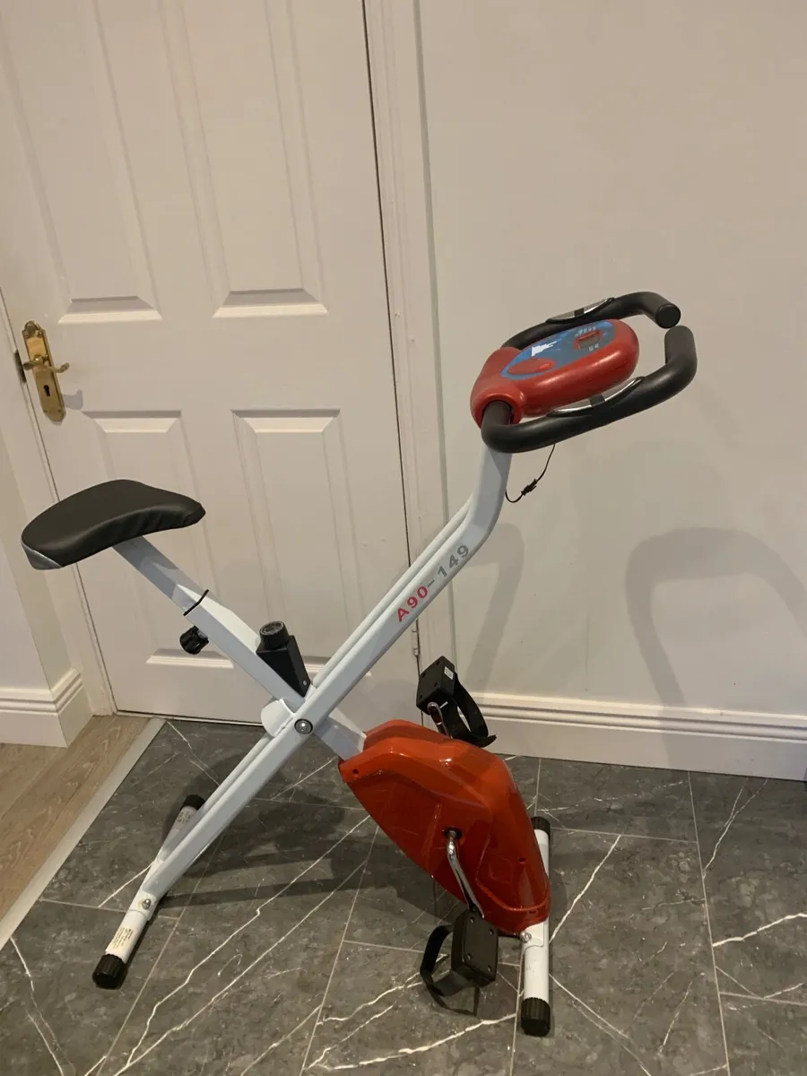 Stationary bike - Image 1