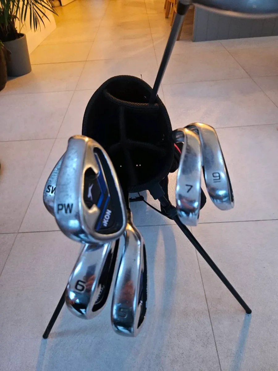 Kids golf club set - Image 1