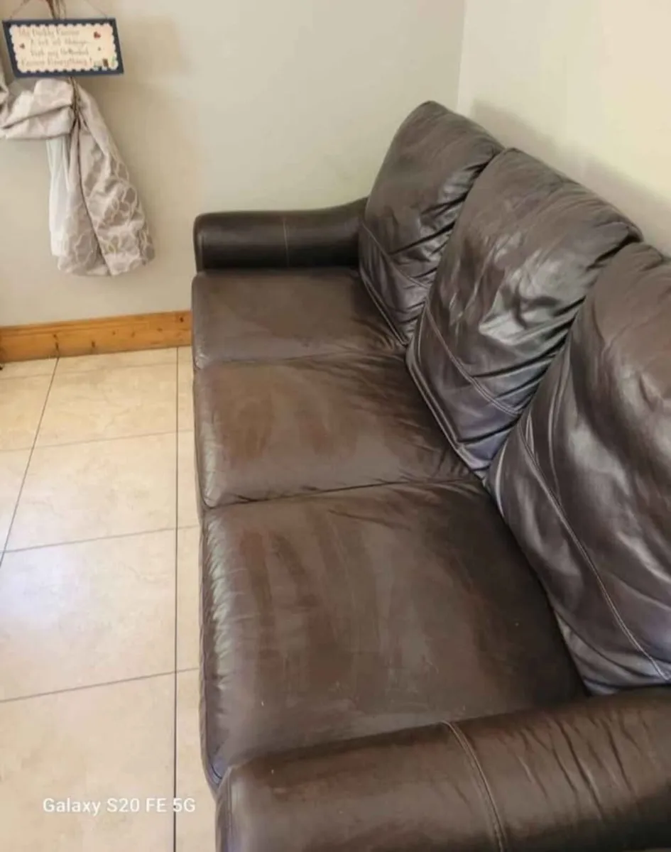 3 Seater Italian Leather sofa - Image 3