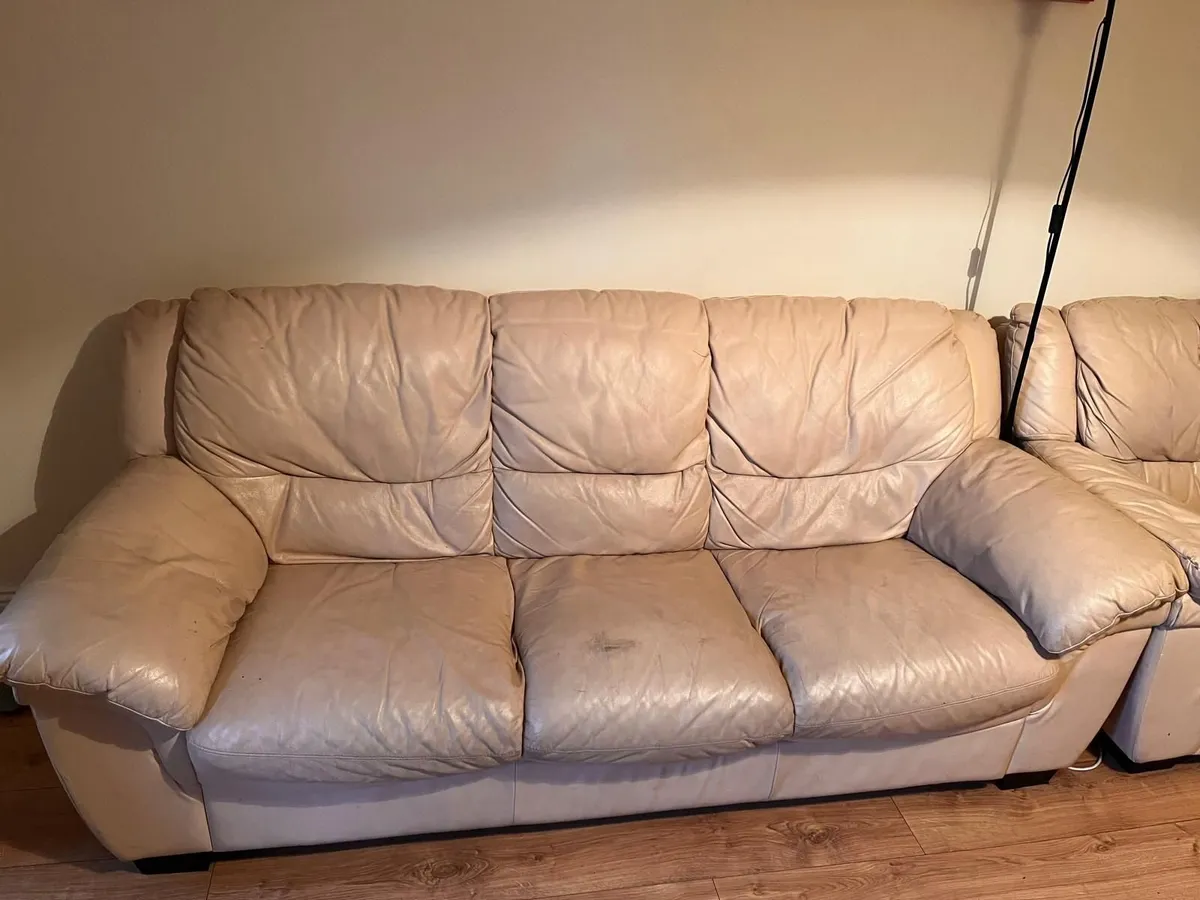 Couch and armchair Free to go - Image 1