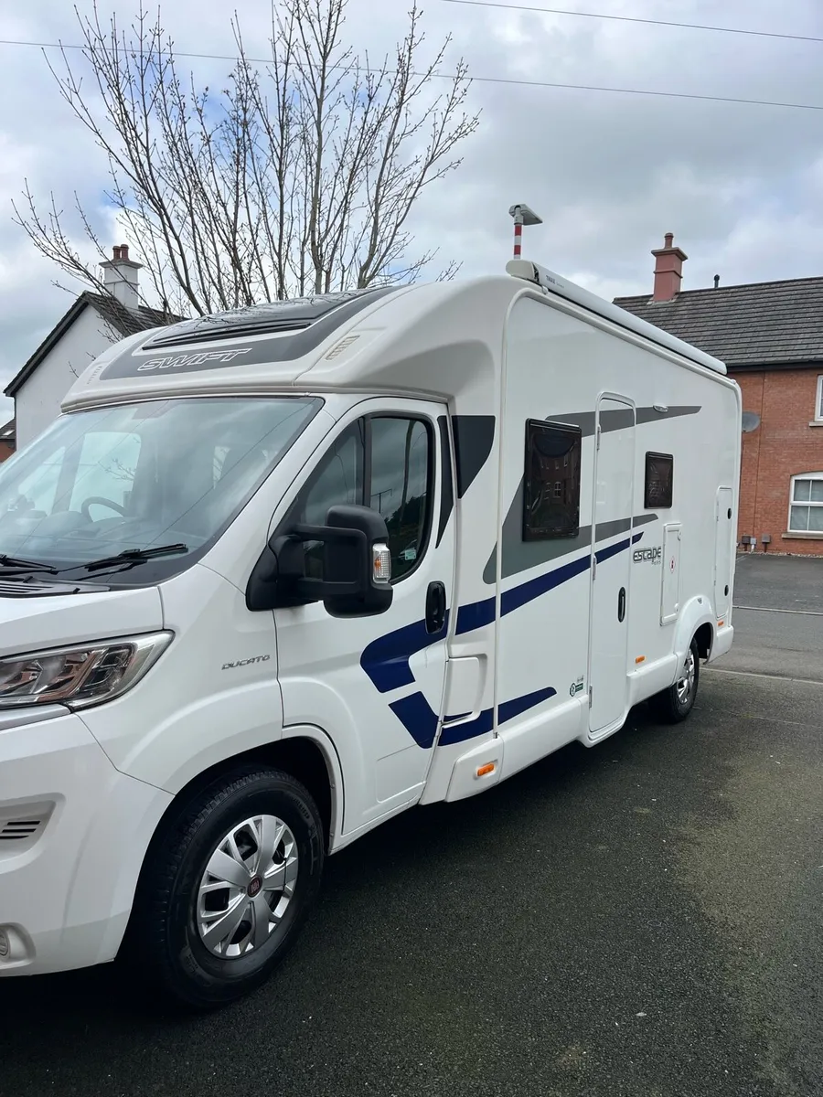 Swift escape 695 Motorhome - Image 2