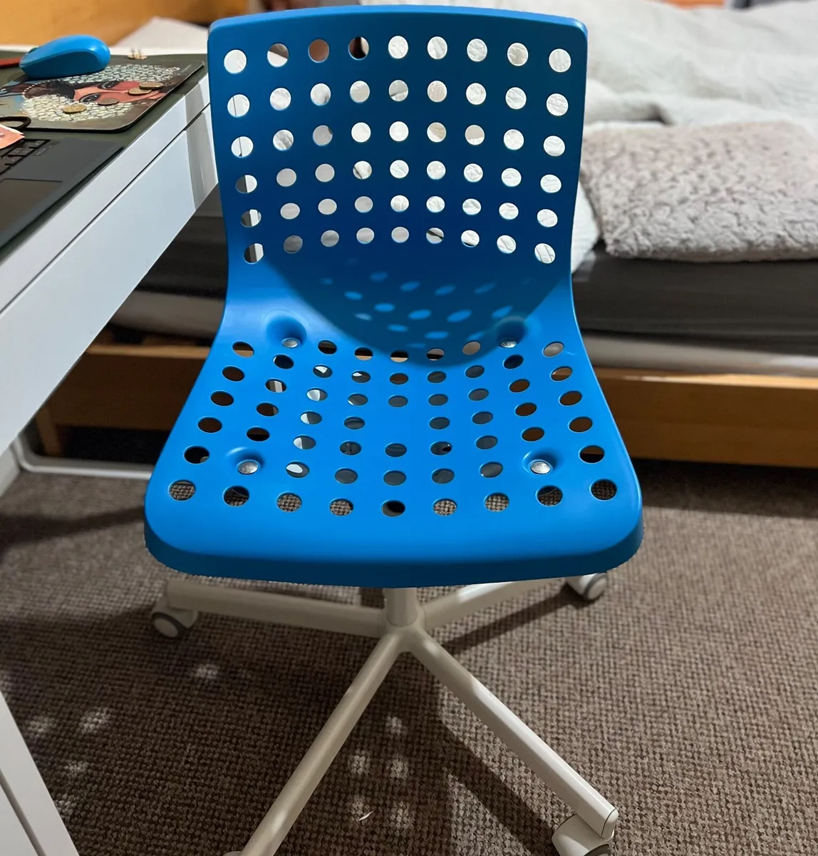IKEA SKÅLBERG Swivel Office Chair – Blue – Excelle - Image 1